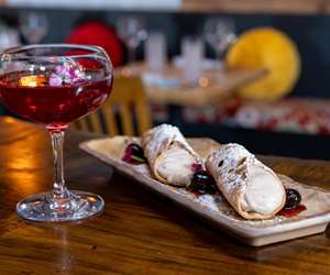 cannoli at Davinchi and Yu